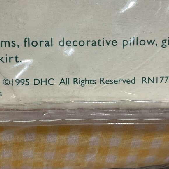 Vintage 1995 Garden Estates Gingham Bed Skirt - Picture 4 of 5